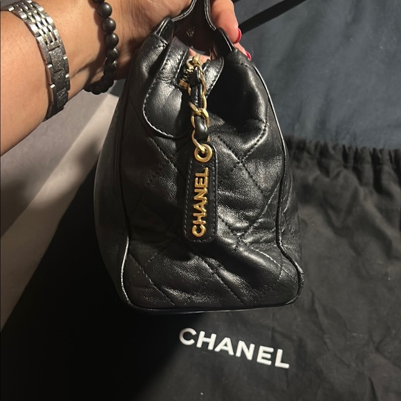 CHANEL Matelasse Black Leather 24K hardware - Picture 3 of 17